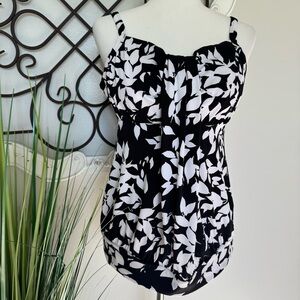LANDS’ END Size 14W Cute Black & White Tankini Swimsuit Top